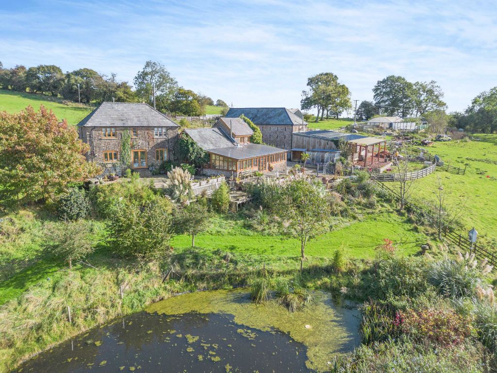 5 bed detached house for sale in Garway Hill, Hereford HR2, £1,700,000