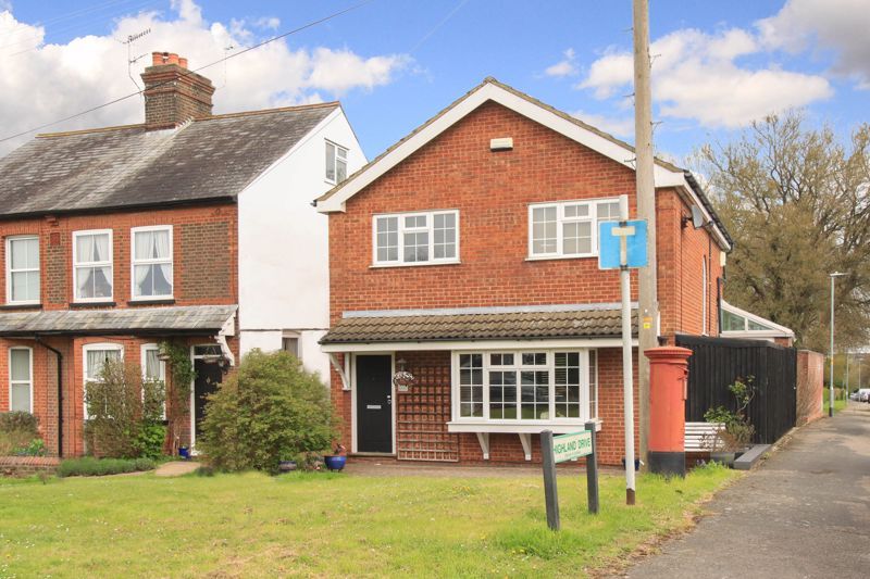 4 bed detached house for sale in Leverstock Green Road, Hemel Hempstead