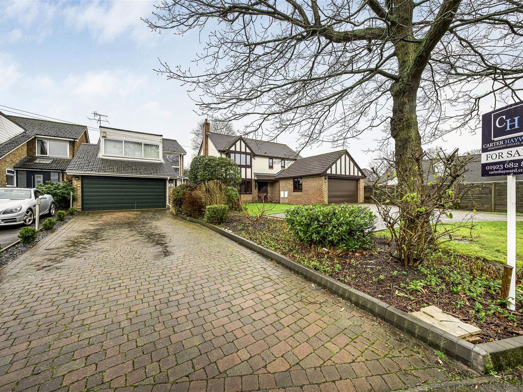 4 bed detached house for sale in Hyburn Close, Bricket Wood, St. Albans