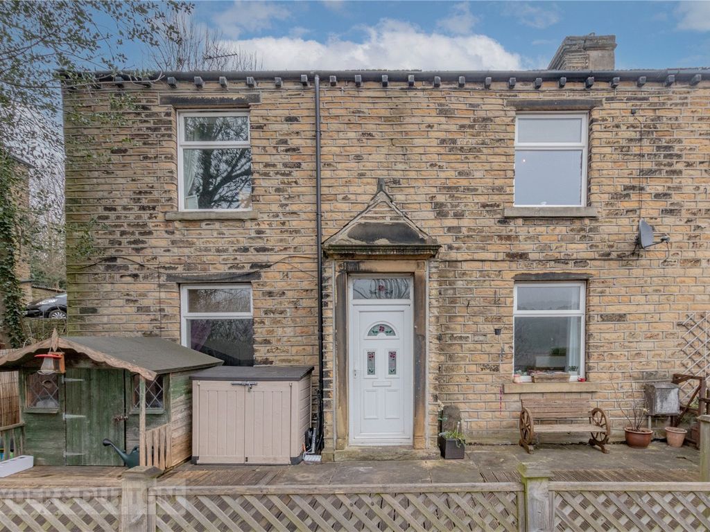 3 bed end terrace house for sale in Meg Lane, Longwood, Huddersfield