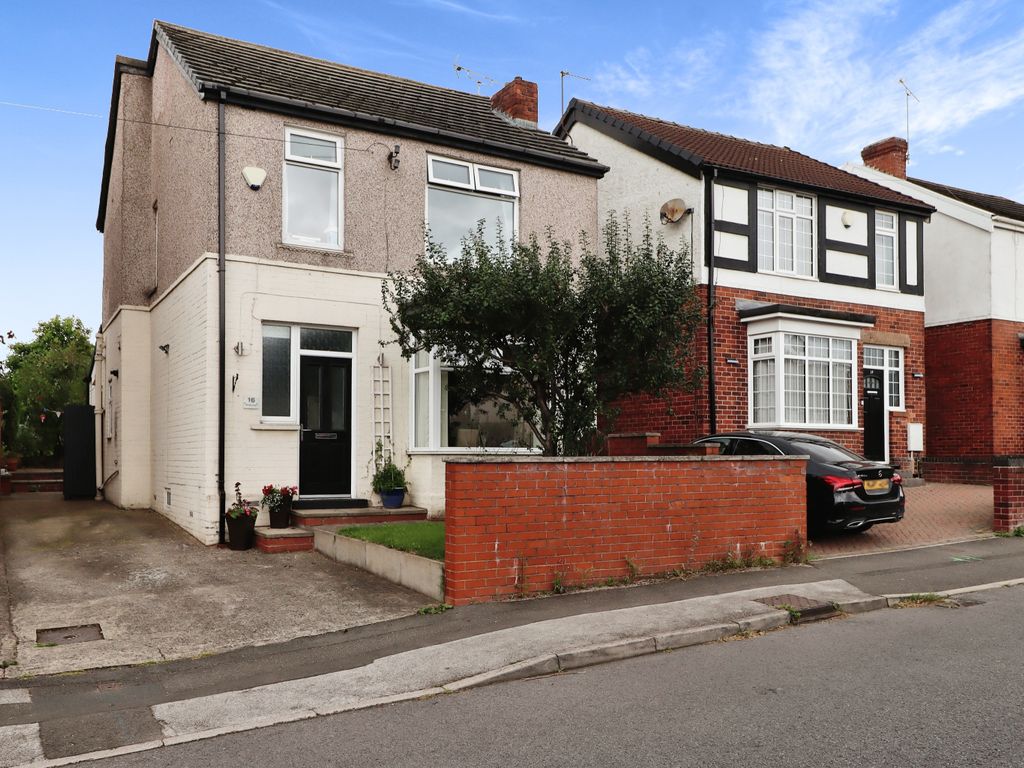 3 bed detached house for sale in Lane, Brinsworth, Rotherham, South Yorkshire S60, £