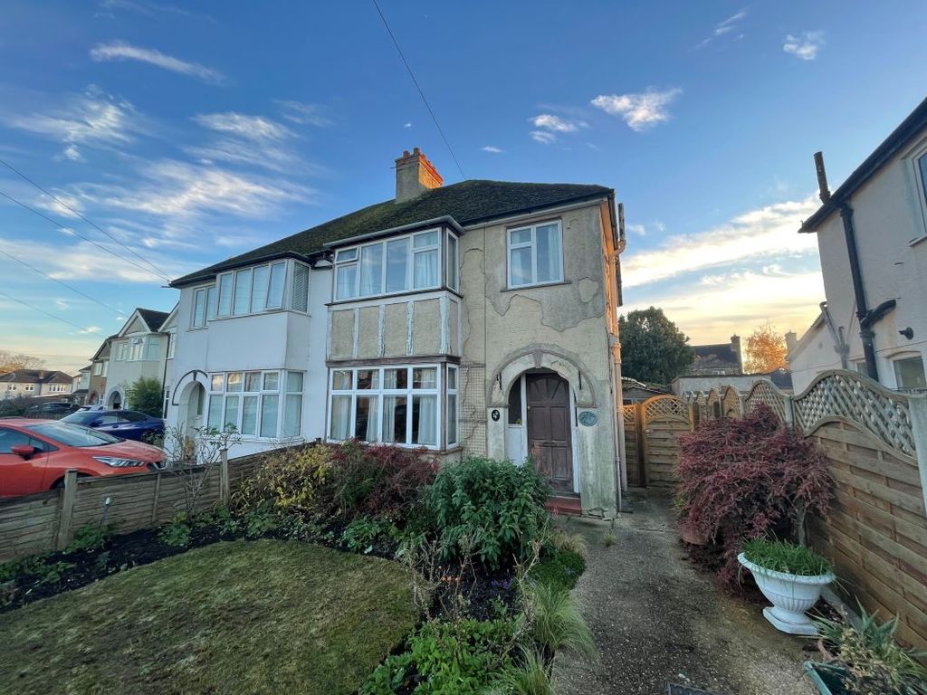 3 bed semidetached house for sale in 76 Brookfield Road, Bedford
