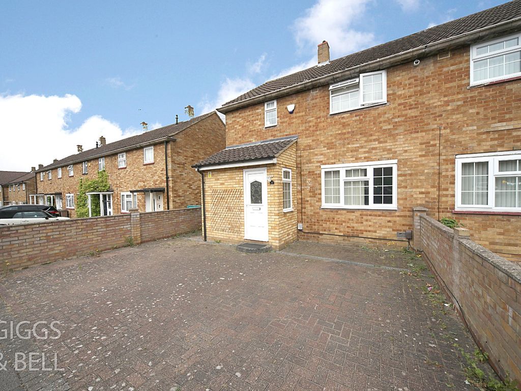 3 bed semi-detached house for sale in Wodecroft Road, Luton LU3 - Zoopla