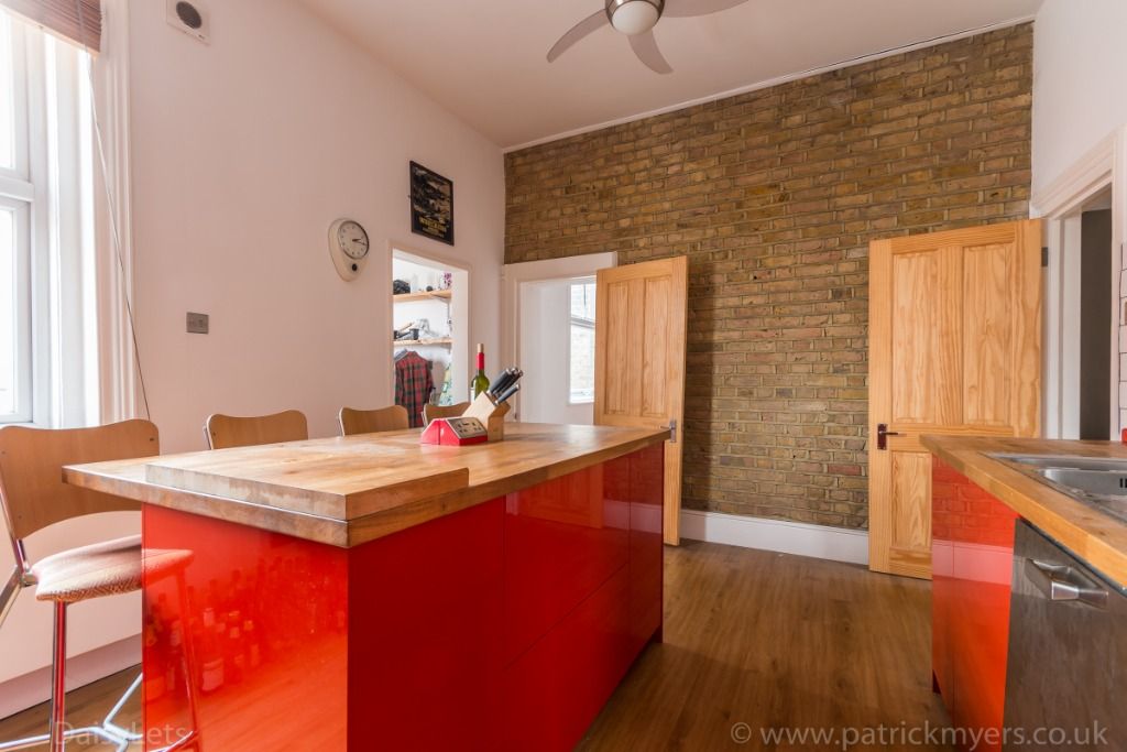 Brixton Rd, Brixton, London SW9  