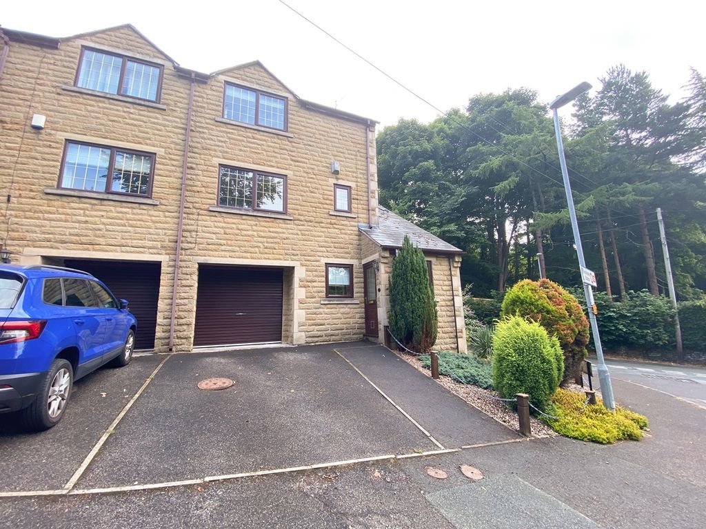 3 bed end terrace house for sale in Ridings Fields, Brockholes