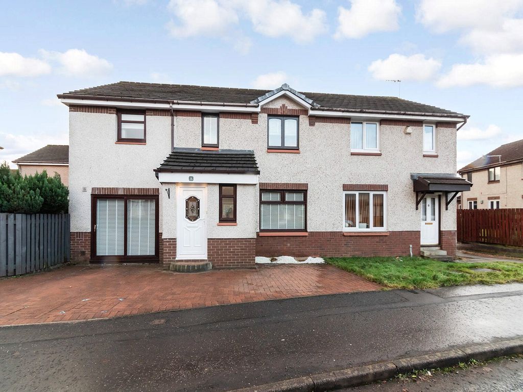 4 bed semidetached house for sale in Forties Crescent, Thornliebank