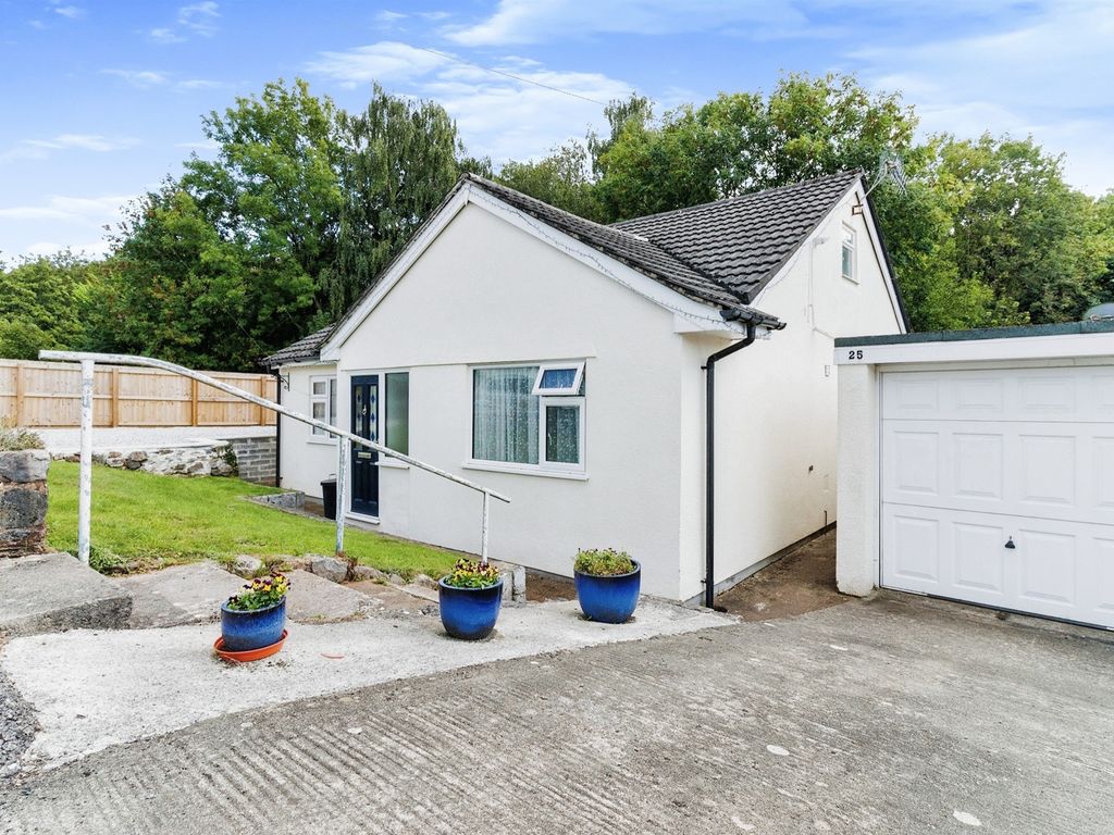 5 bed detached house for sale in Stonepark Crescent, Ashburton, Newton