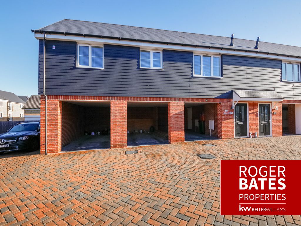 2 bed semidetached house for sale in School Avenue, Basildon, Essex
