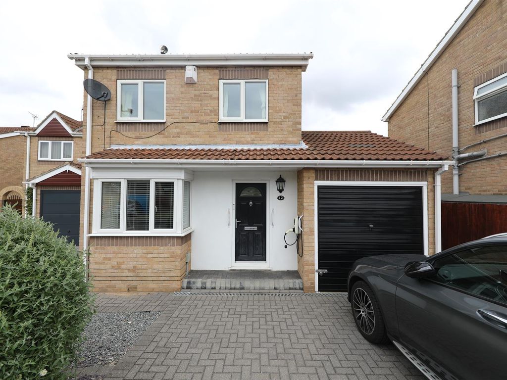 3 bed property for sale in Oaktree Drive, SuttonOnHull, Hull HU8 Zoopla