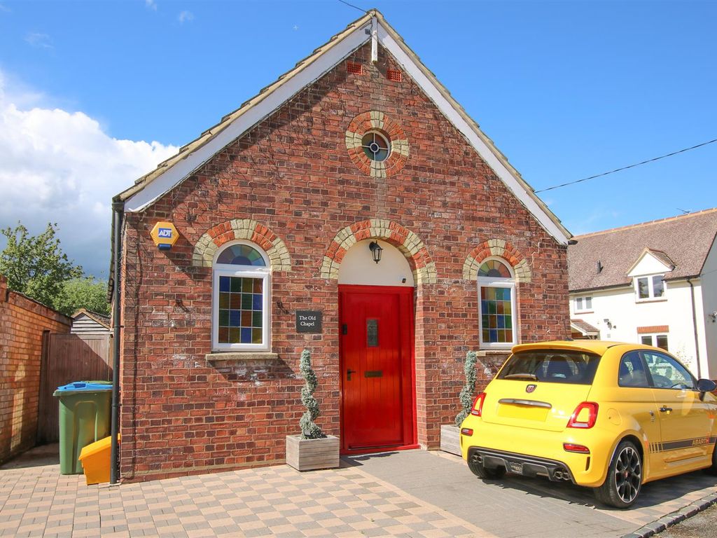 2 bed detached house for sale in Lower Green, Westcott, Aylesbury HP18