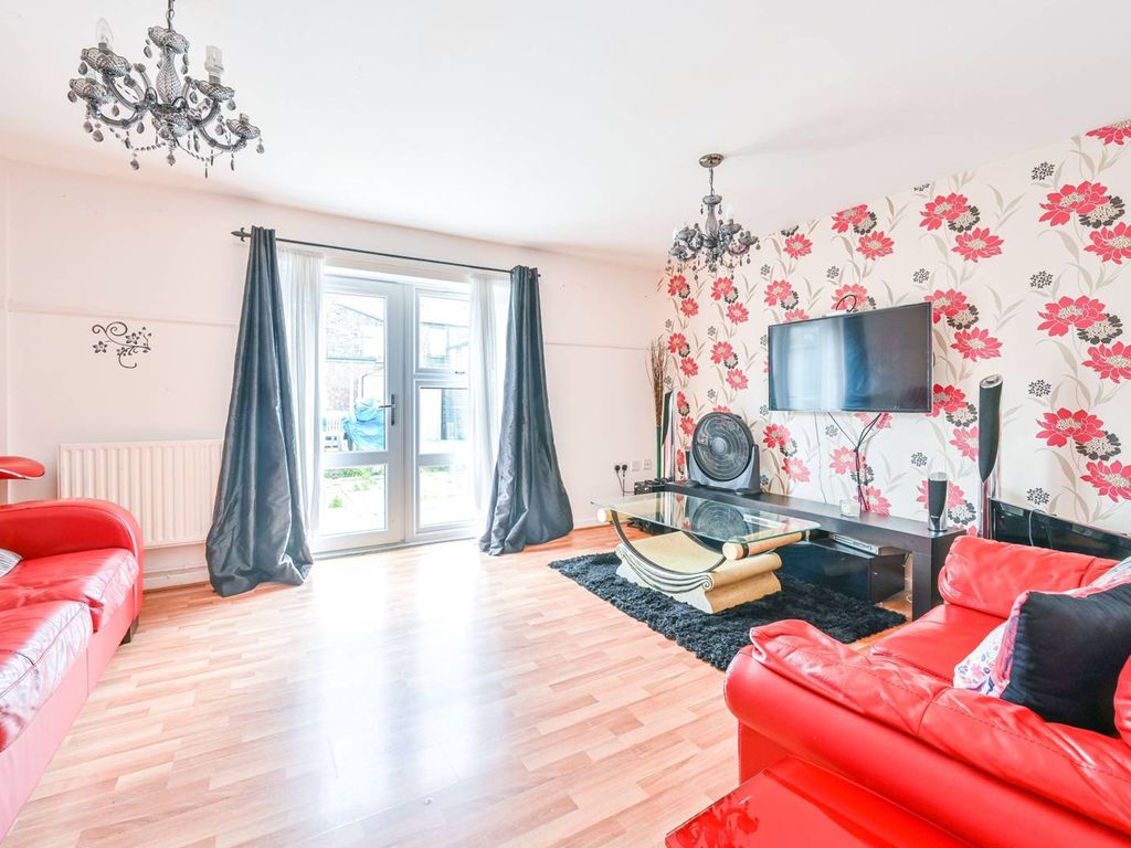 Albert Way, Peckham, London SE15