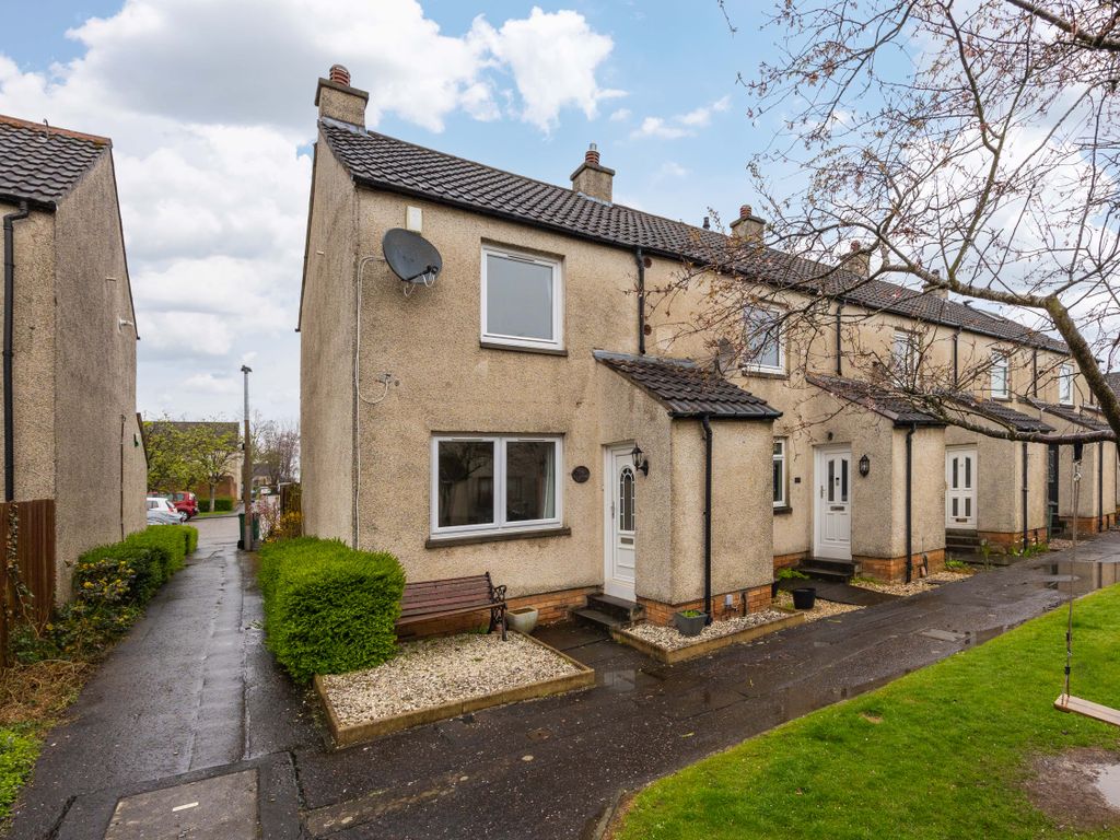 2 bed villa for sale in 17 Stuart Wynd, Edinburgh EH12, £220,000 Zoopla