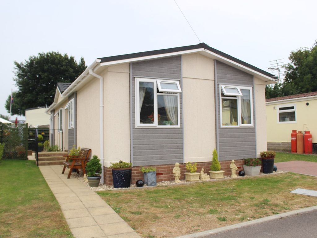 2 bed mobile/park home for sale in Ham Manor Park, Llantwit Major CF61