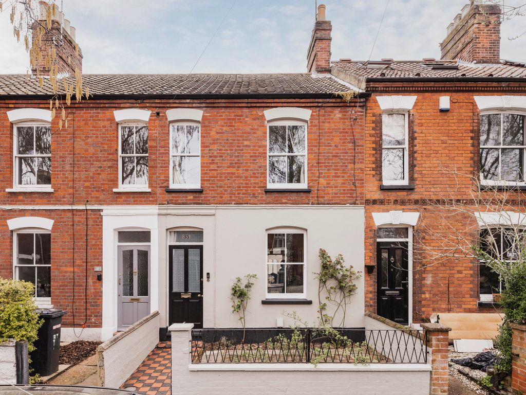 3 bed terraced house for sale in Beatrice Road, Norwich NR1, £325,000