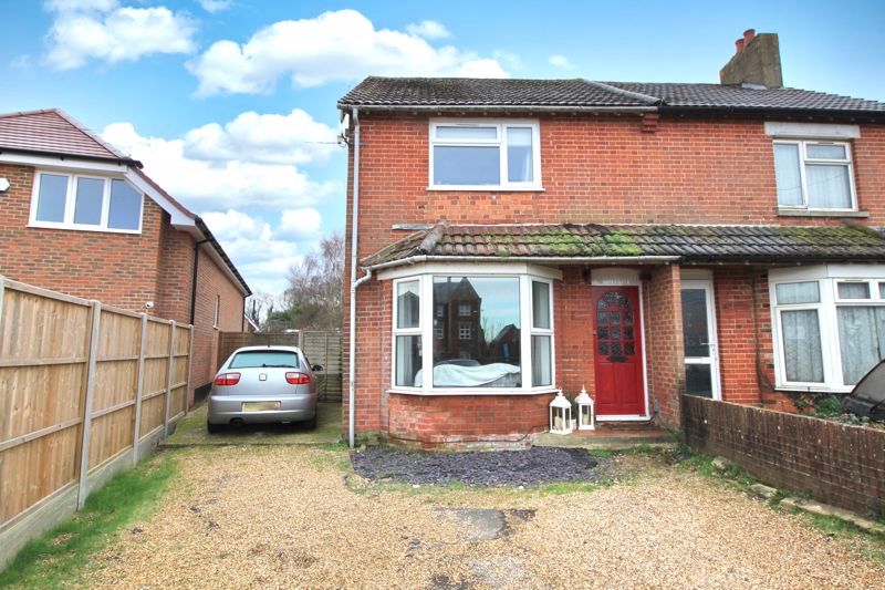 3 bed semidetached house for sale in Botley Road, West End