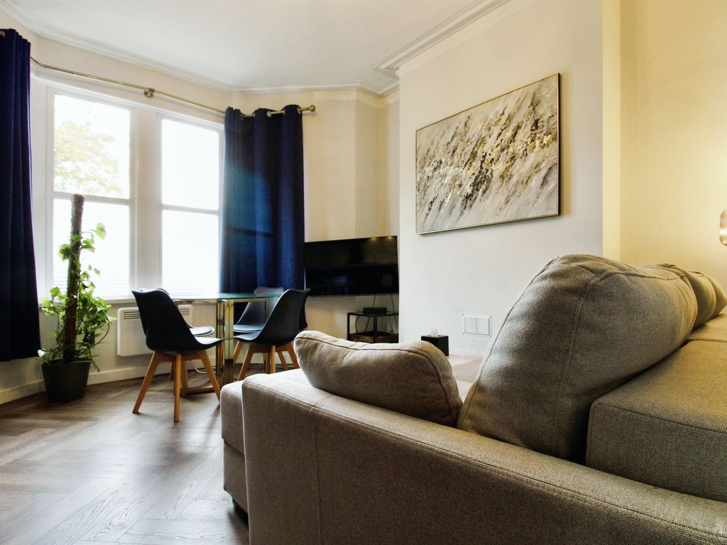 1 bed flat for sale in Taff Embankment, Cardiff CF11, £145,000 Zoopla