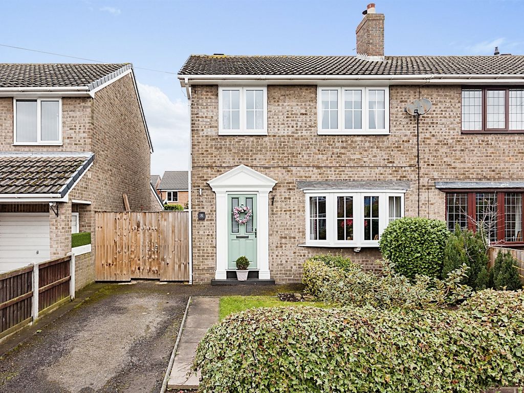 3 bed semidetached house for sale in Manor Drive, New Crofton