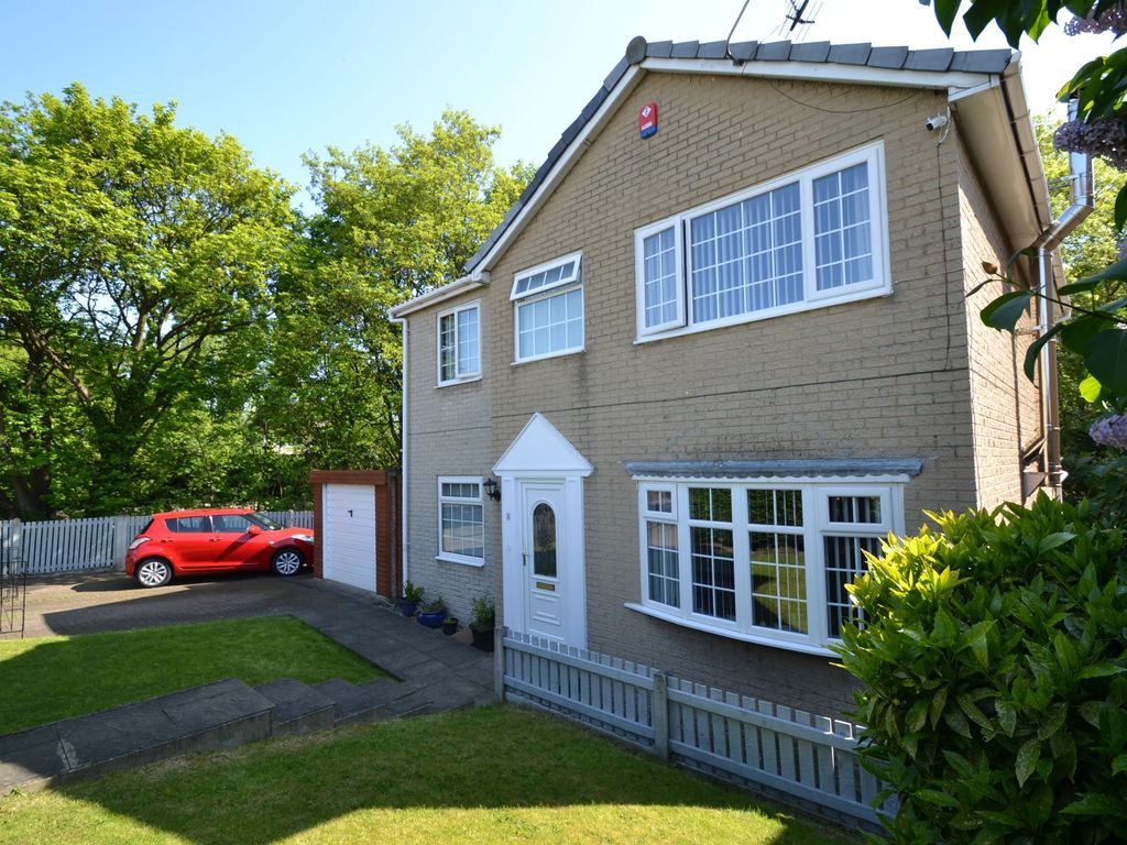 4 bed detached house for sale in Renshaw Street, Thackley, Bradford