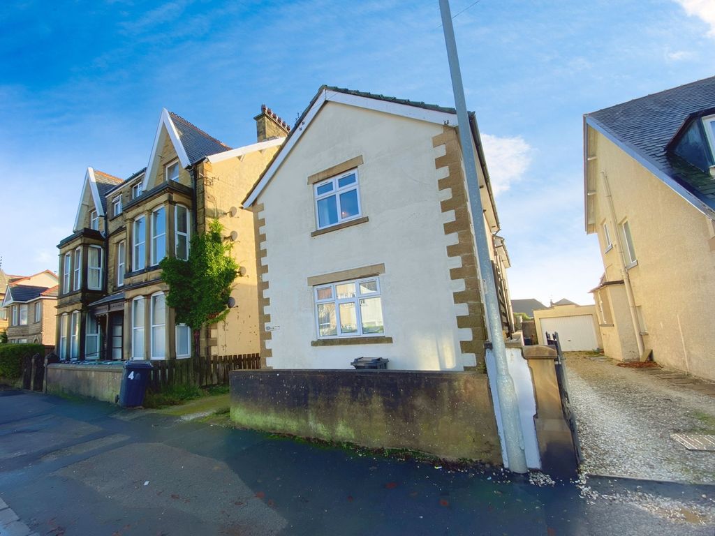 1 bed flat to rent in Balmoral Road, Morecambe LA3, £575 pcm Zoopla