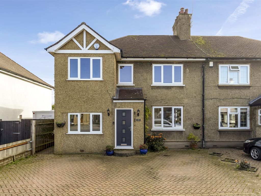 5 bed semidetached house for sale in Park Avenue, Potters Bar EN6, £