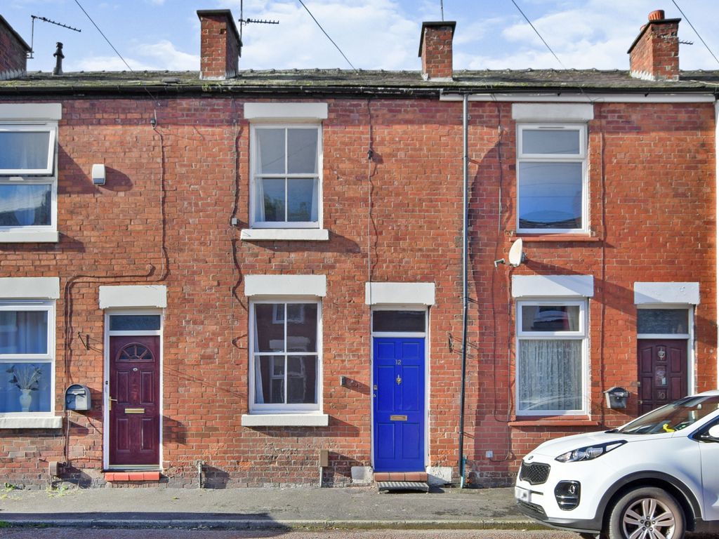 2 bed terraced house to rent in Russell Street, Stockport, Cheshire SK2