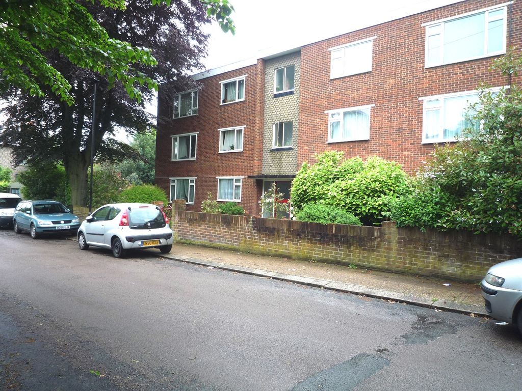 2 bed flat for sale in Woodlands Grove, Isleworth TW7, £355,000 Zoopla