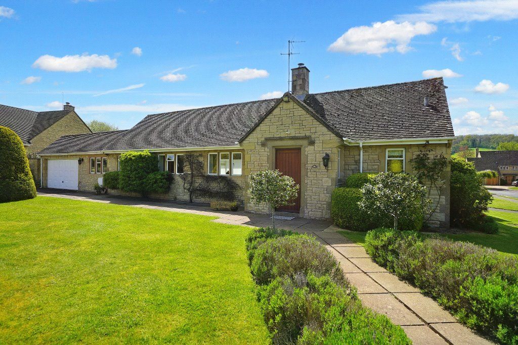 3 bed bungalow for sale in Lifford Gardens, Broadway, Worcestershire
