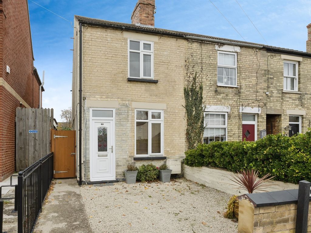 3 bed end terrace house for sale in Church Street, Werrington