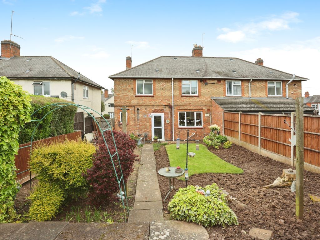 3 bed semidetached house for sale in Winton Avenue, Leicester