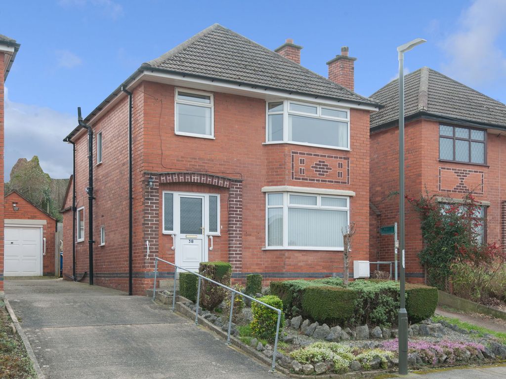 3 bed detached house for sale in Amber Crescent, Chesterfield S40 Zoopla