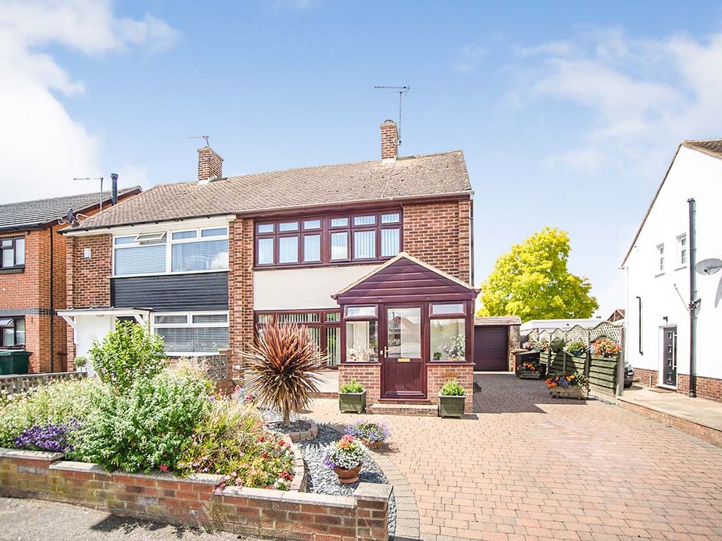 3 bed semidetached house for sale in Hoo Common, Chattenden, Rochester