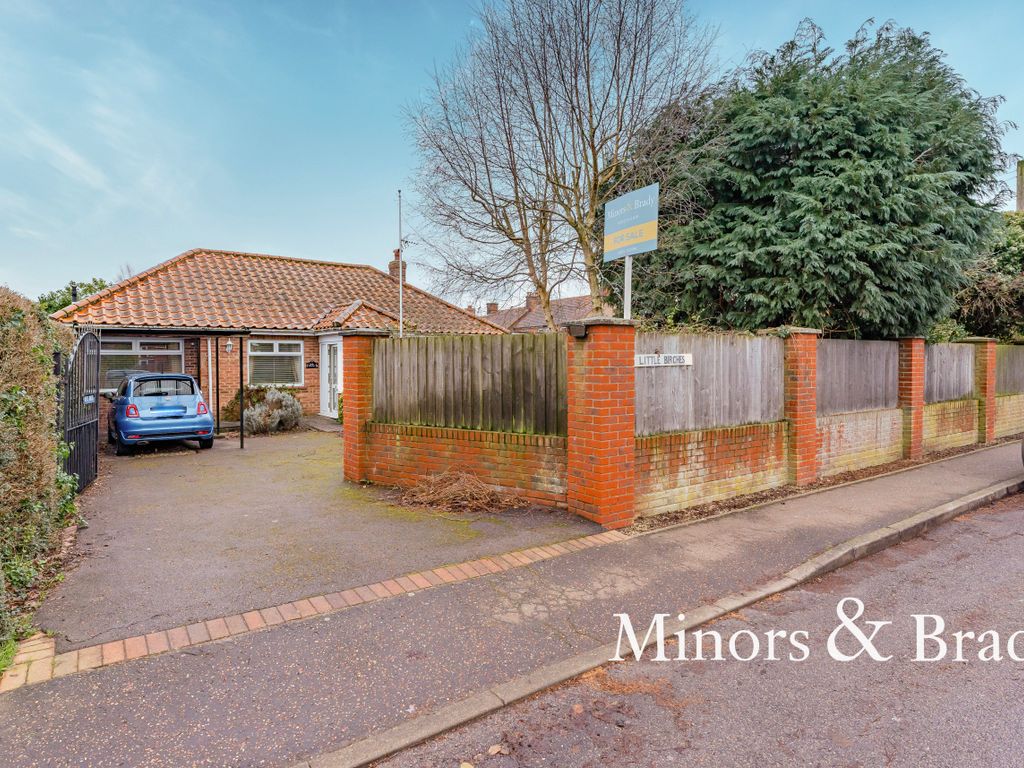 3 bed detached bungalow for sale in St. Johns Road, Stalham, Norwich