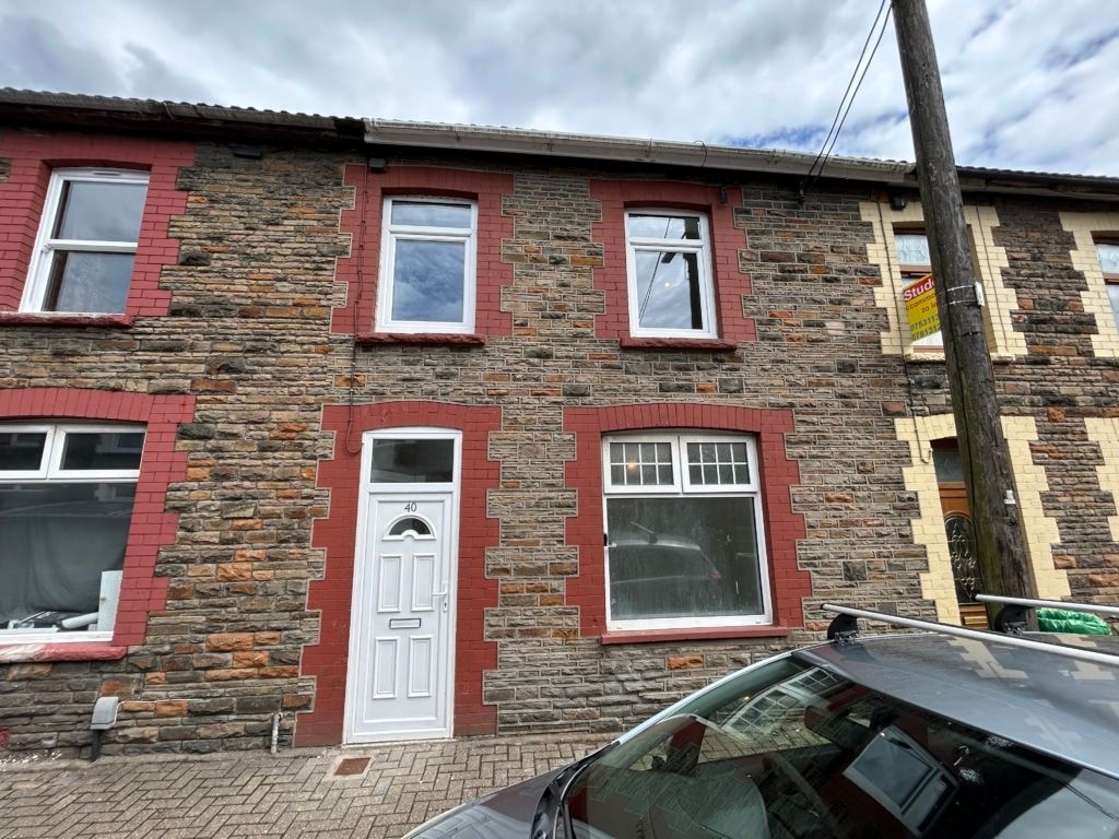 4 bed terraced house to rent in Queen Street, Treforest, Pontypridd