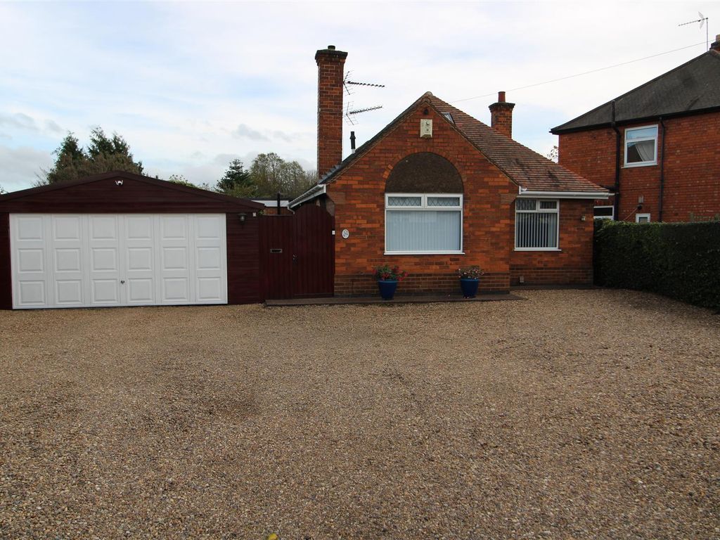 4 bed detached bungalow for sale in Winthorpe Road, Newark NG24 Zoopla