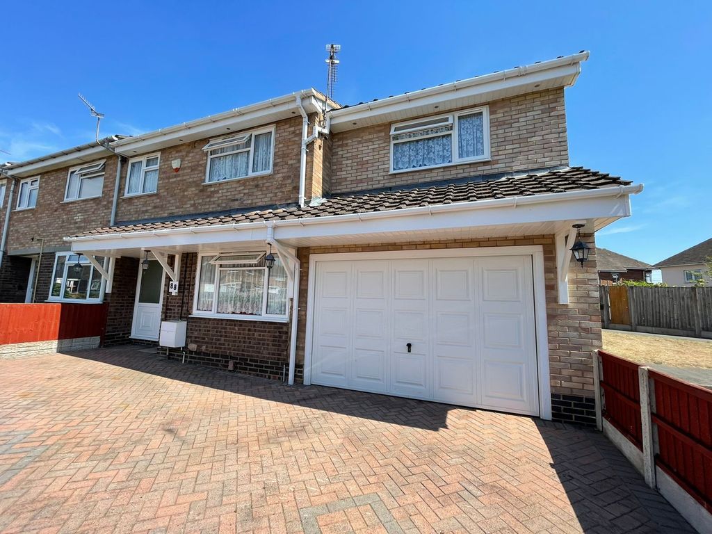 4 bed end terrace house for sale in Dowles Road, Kidderminster DY11, £