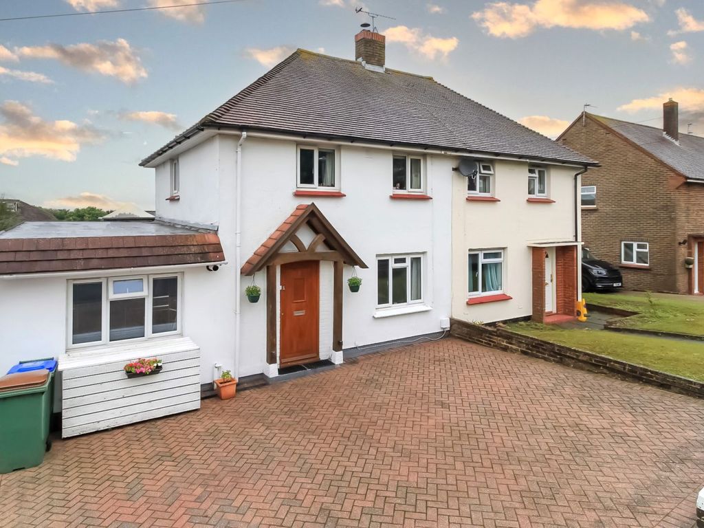 4 bed semidetached house for sale in Prince Charles Road, Lewes BN7