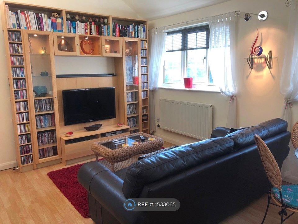 1 bed flat to rent in Newburn Crescent, Swindon SN1 Zoopla