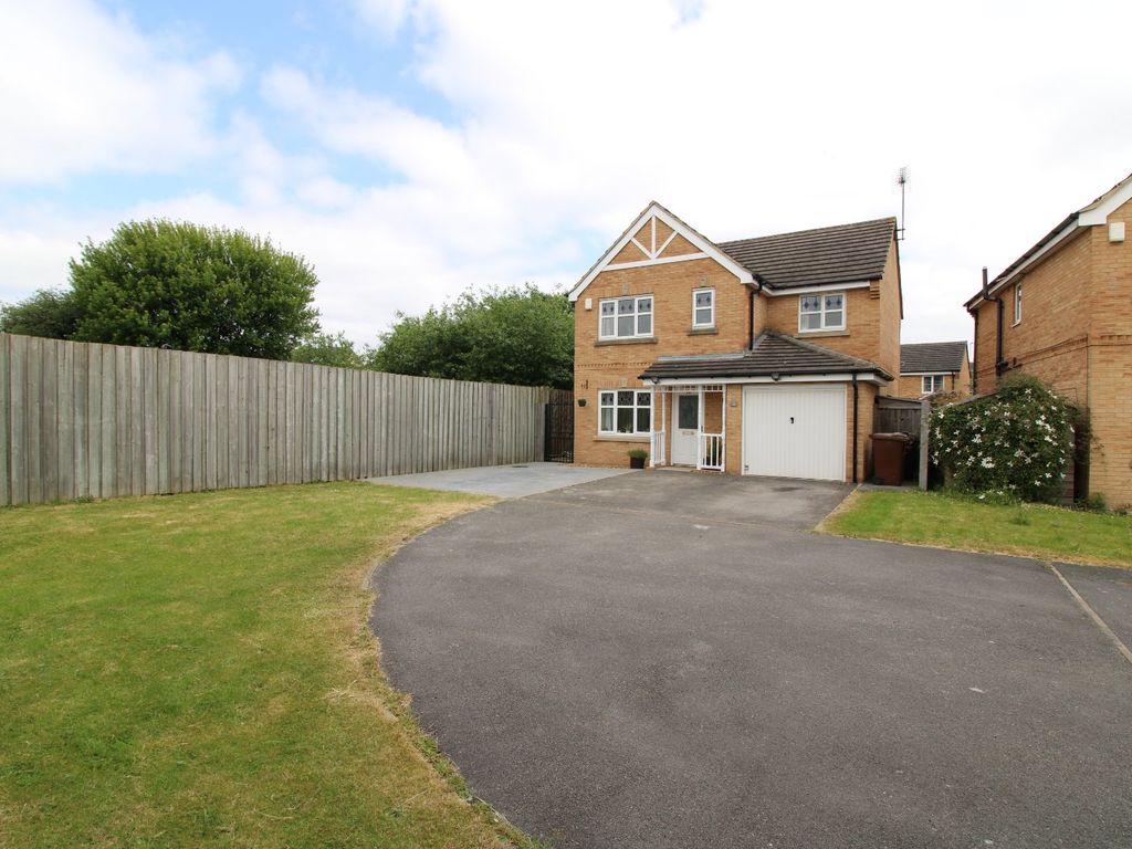 4 bed detached house for sale in Merefield Way, Castleford, West