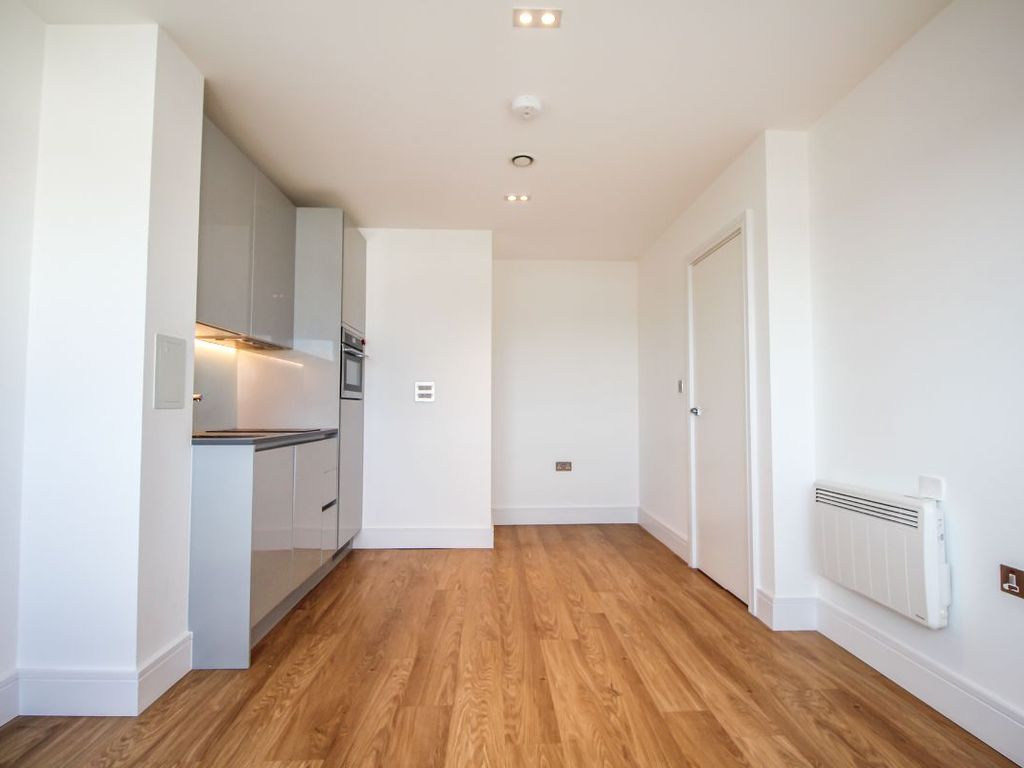 1 bed flat for sale in Arrowhead House, Luton LU4, £145,000 Zoopla
