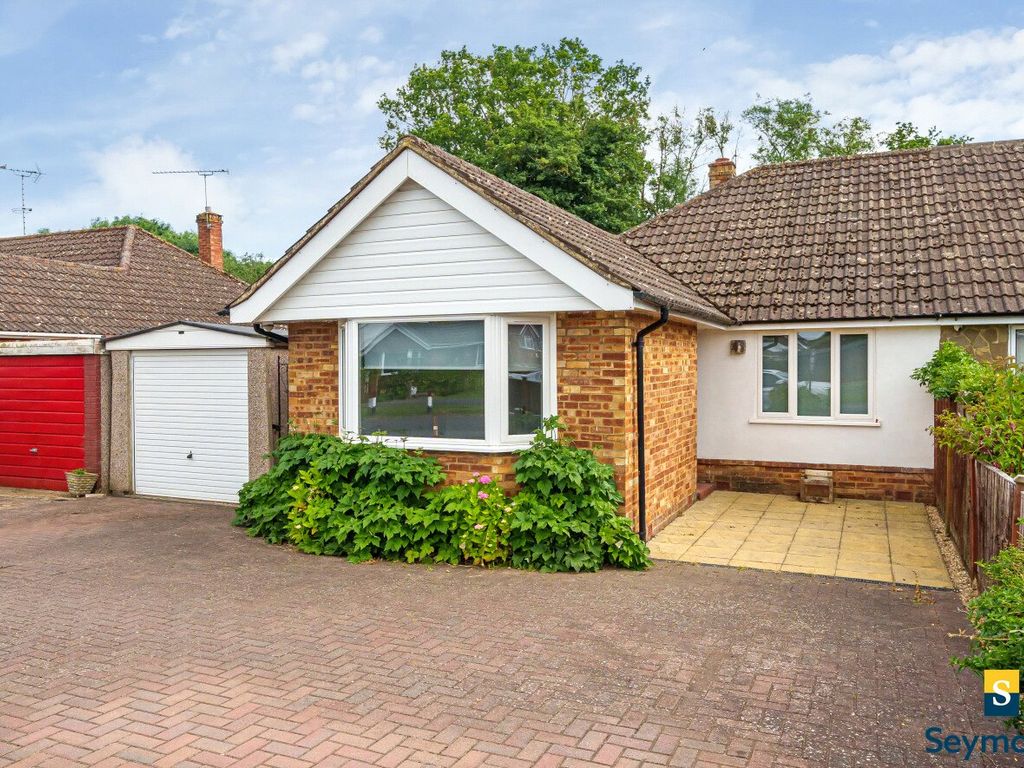 3 bed bungalow for sale in Fairlands, Guildford, Surrey GU3, £480,000