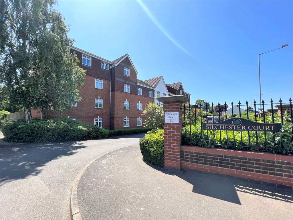 2 bed flat for sale in London Road, Ashford, Surrey TW15 Zoopla