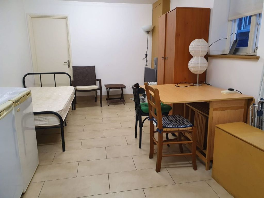 Studio to rent in Chandos Avenue, London N20, £1,000 pcm Zoopla