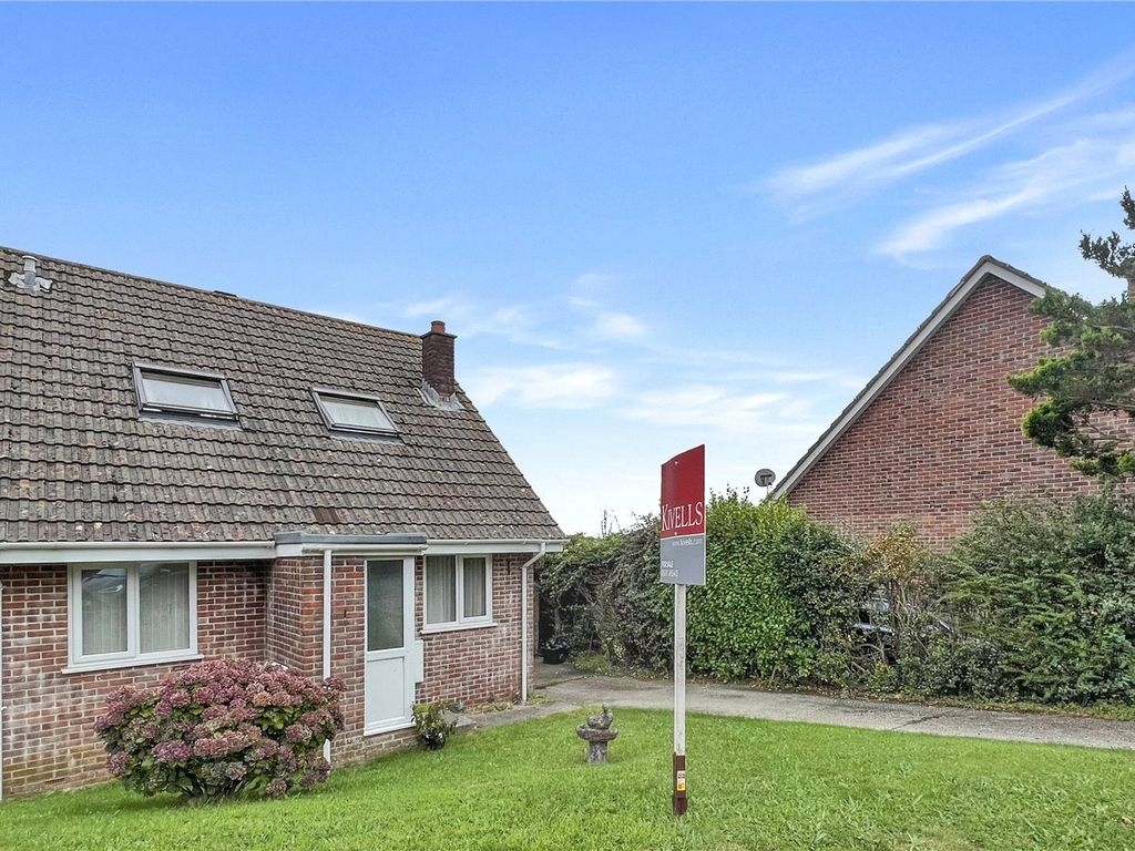 3 bed semidetached house for sale in Treheath Road, Dobwalls, Liskeard