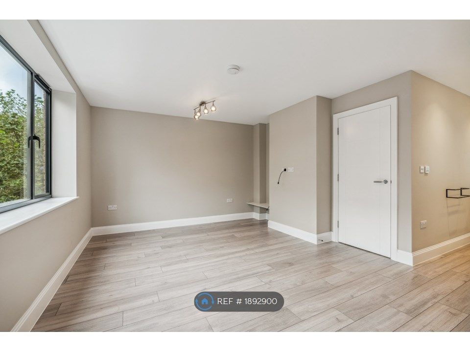 2 bed flat to rent in Fonthill Road, London N4, £2,450 pcm Zoopla