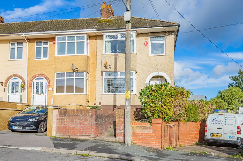 3 bed end terrace house for sale in Spring Hill, Kingswood, Bristol
