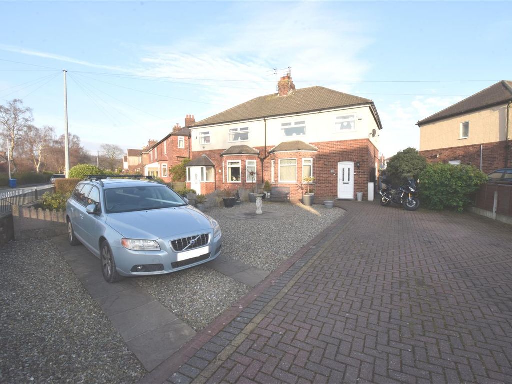 3 bed semidetached house for sale in Second Avenue, Atherton