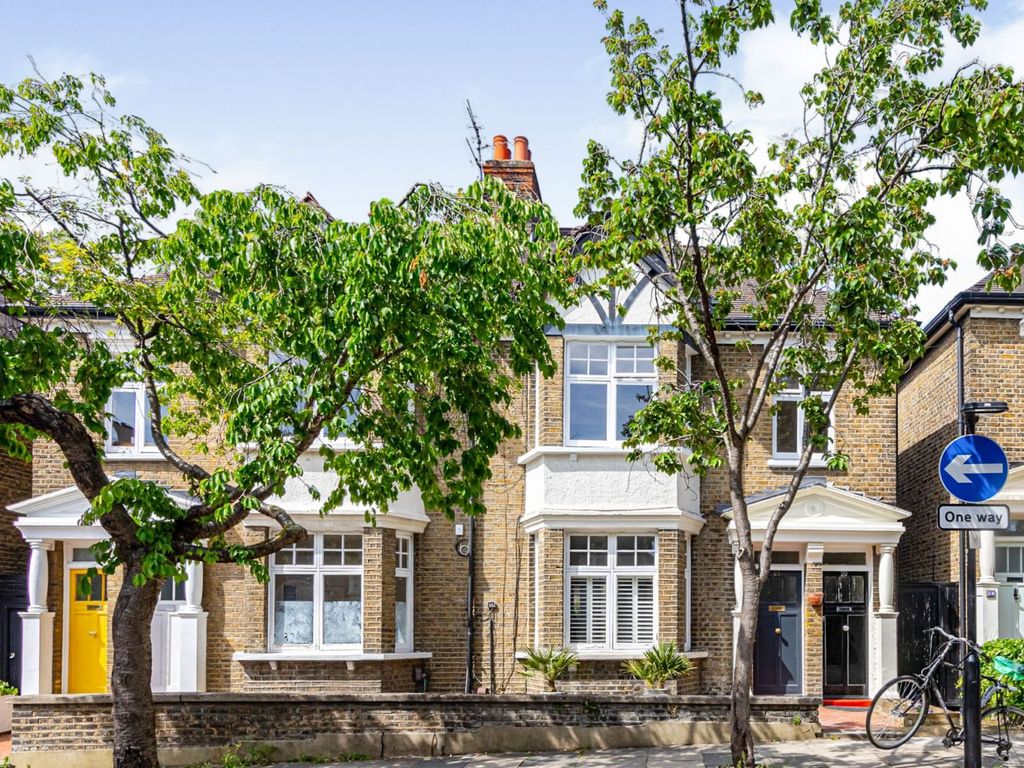 Cruikshank Street, London WC1X