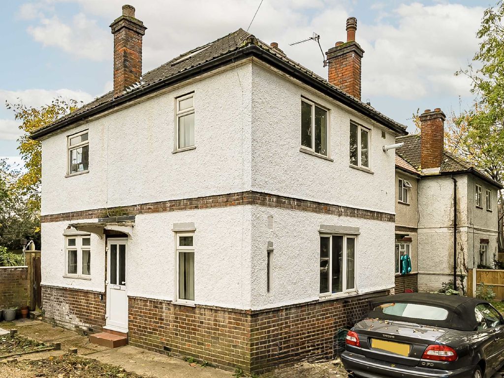3 bed semidetached house for sale in Twining Avenue, Twickenham TW2, £