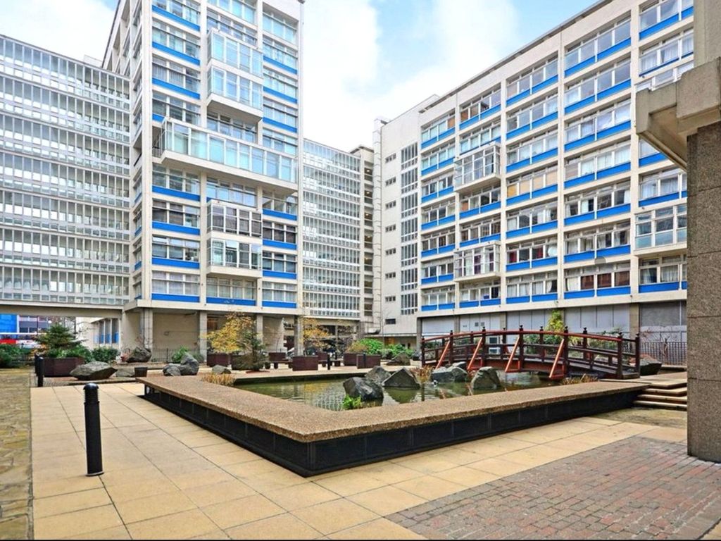 2 bed flat to rent in Newington Causweway, Elephant & Castle, London