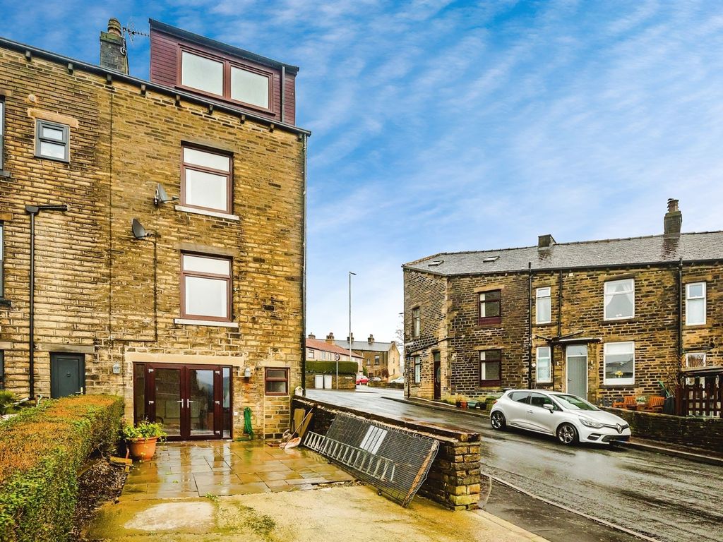 3 bed end terrace house for sale in Langton Street, Sowerby Bridge HX6